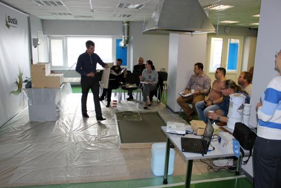 Проект Гильдия Мастеров: Компания Bostik провела обучающий тренинг по материалам для укладки гибких напольных покрытий - токопроводящих, спортивных, ковролин, линолеум